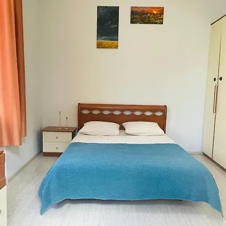 Apartment на дорошенка 1, краща локація,центр *