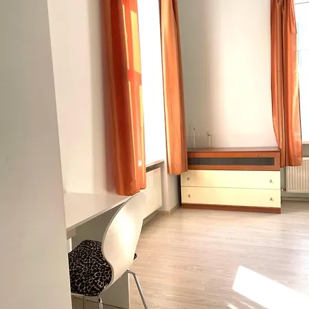 на дорошенка 1, краща локація,центр * Lviv