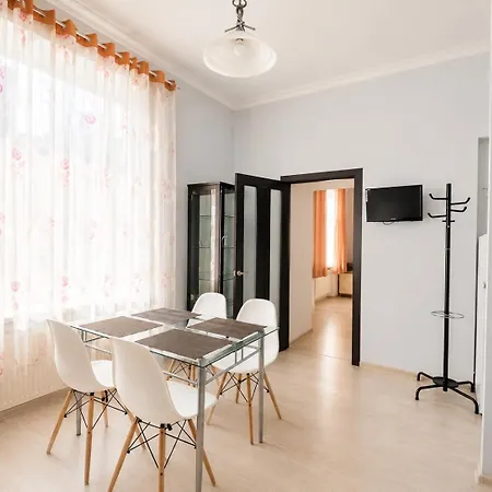 Daire на дорошенка 1, краща локація,центр Lviv