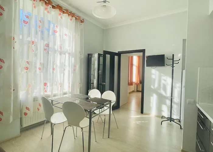 на дорошенка 1, краща локація,центр Leópolis