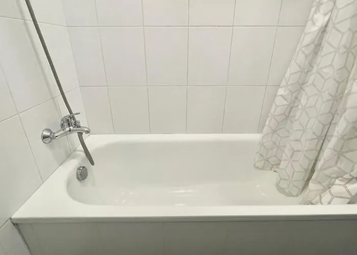 на дорошенка 1, краща локація,центр